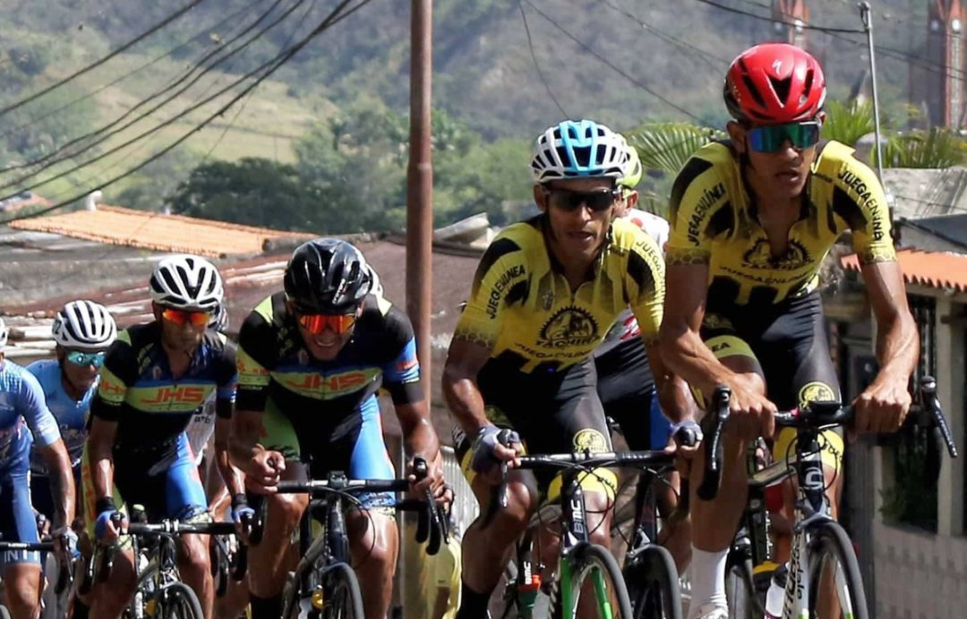 Roniel Campos refuerza liderato y roza su tercera Vuelta al Táchira