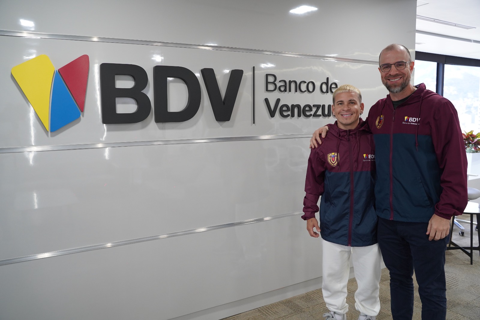 Un fichaje vinotinto: El futbolista Yeferson Soteldo firmó contrato para ser imagen del Banco de Venezuela (+VIDEO)